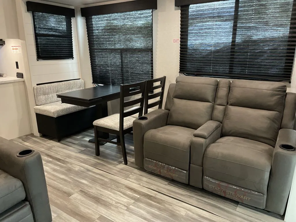 2026 Jayco Jay Flight Bungalow 404LOFT DS, Photos photo 9