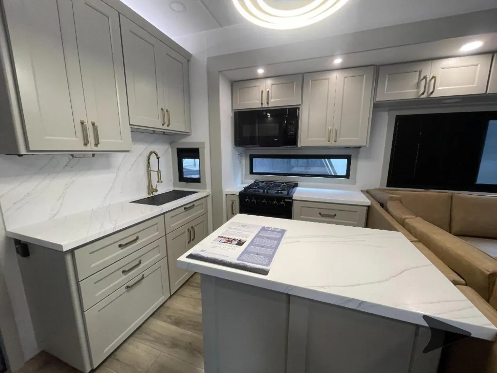 2026 Brinkley Model G 3950, Photos photo 37