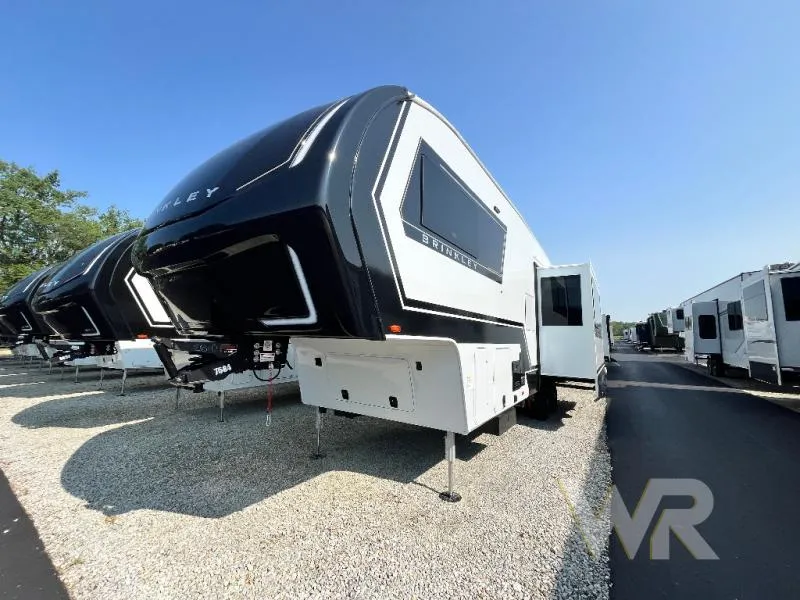2025 Brinkley Model Z 2810 - Photo 4