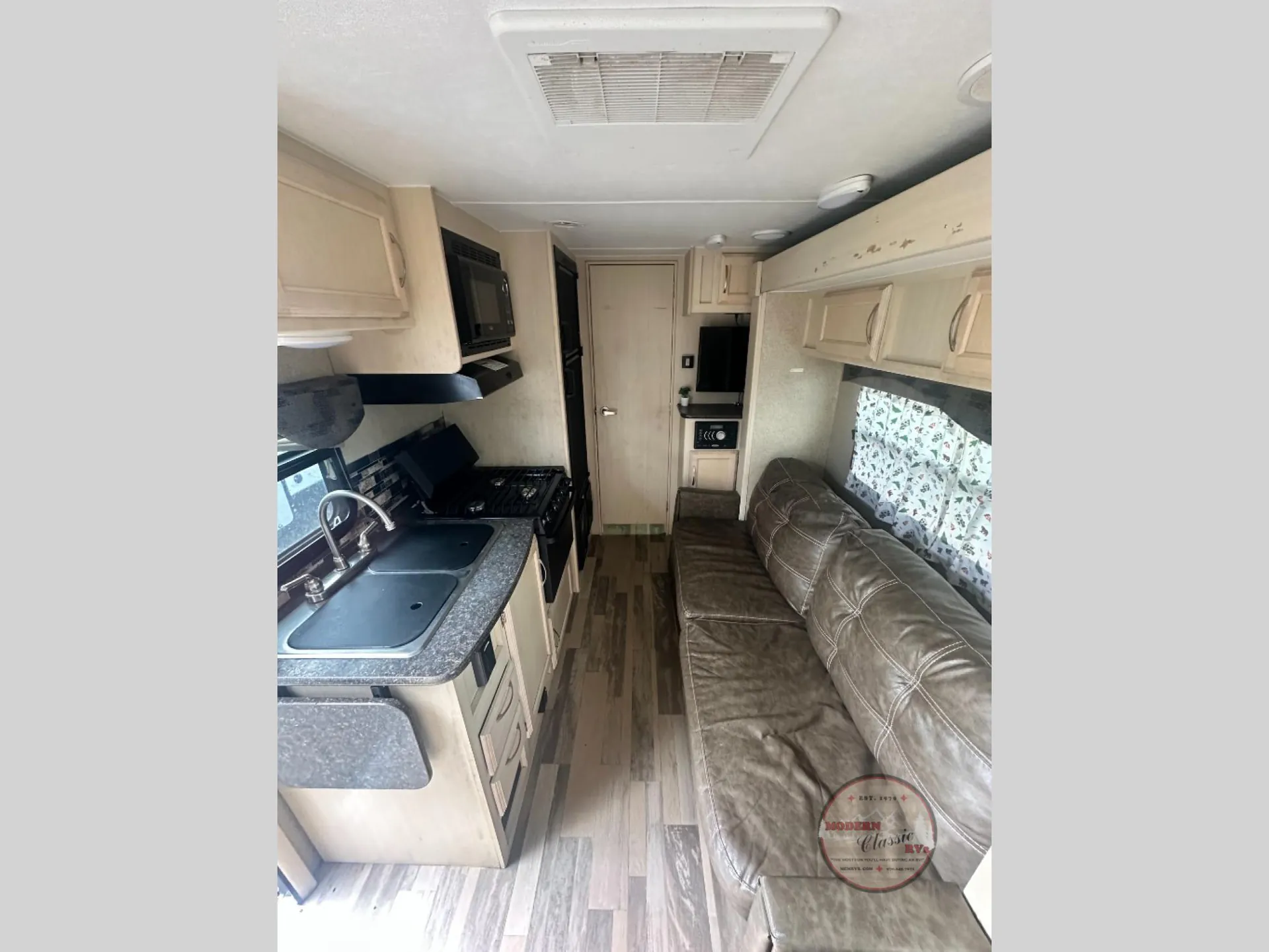 2018 Winnebago Micro Minnie 2106FBS - Photo 4