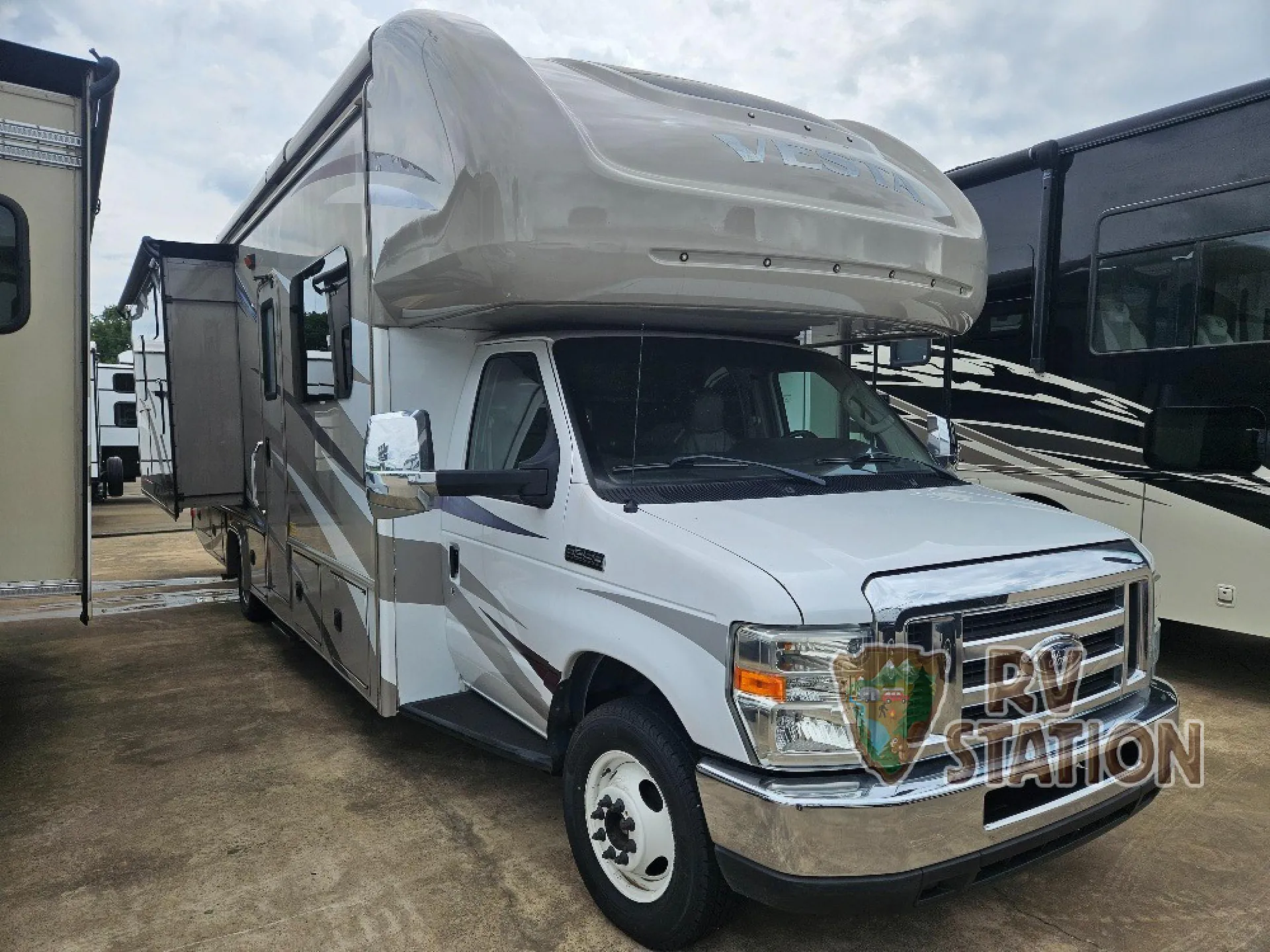 2017 Holiday Rambler Vesta 30D - Photo 2