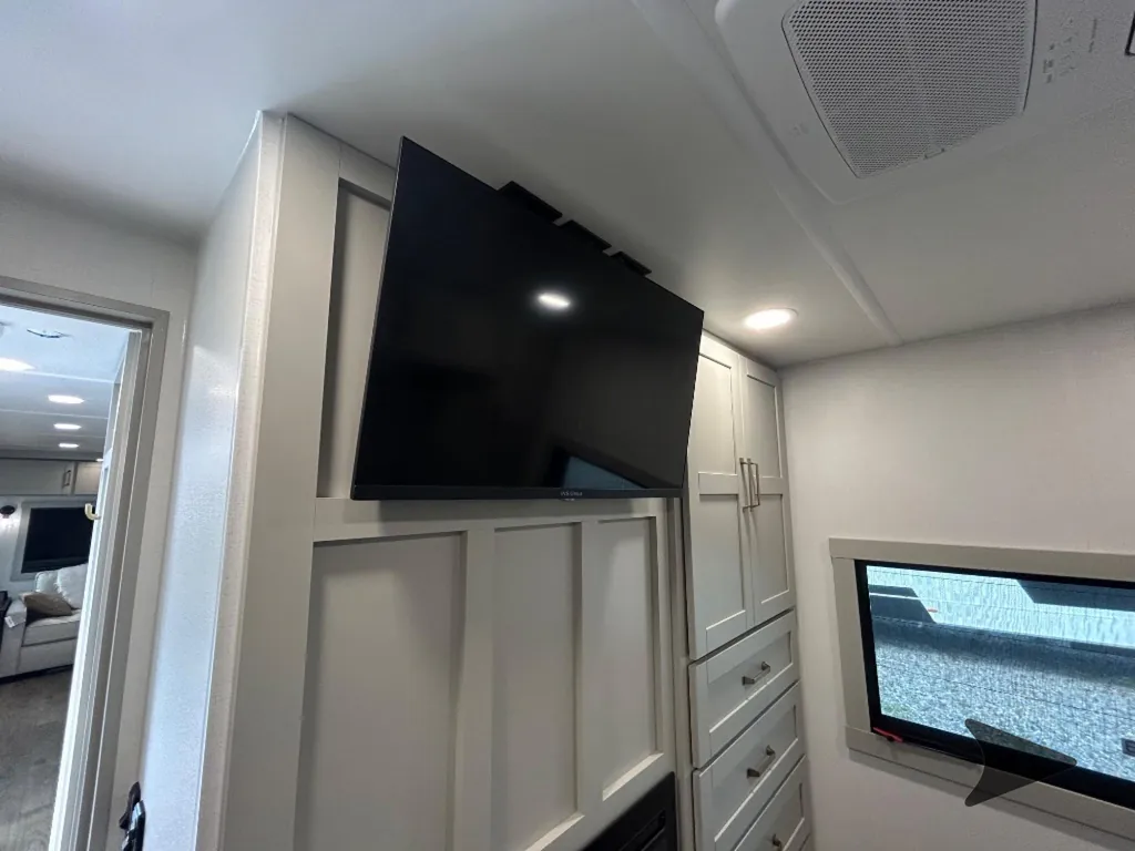 2026 Brinkley Model Z Air 297, Photos photo 16