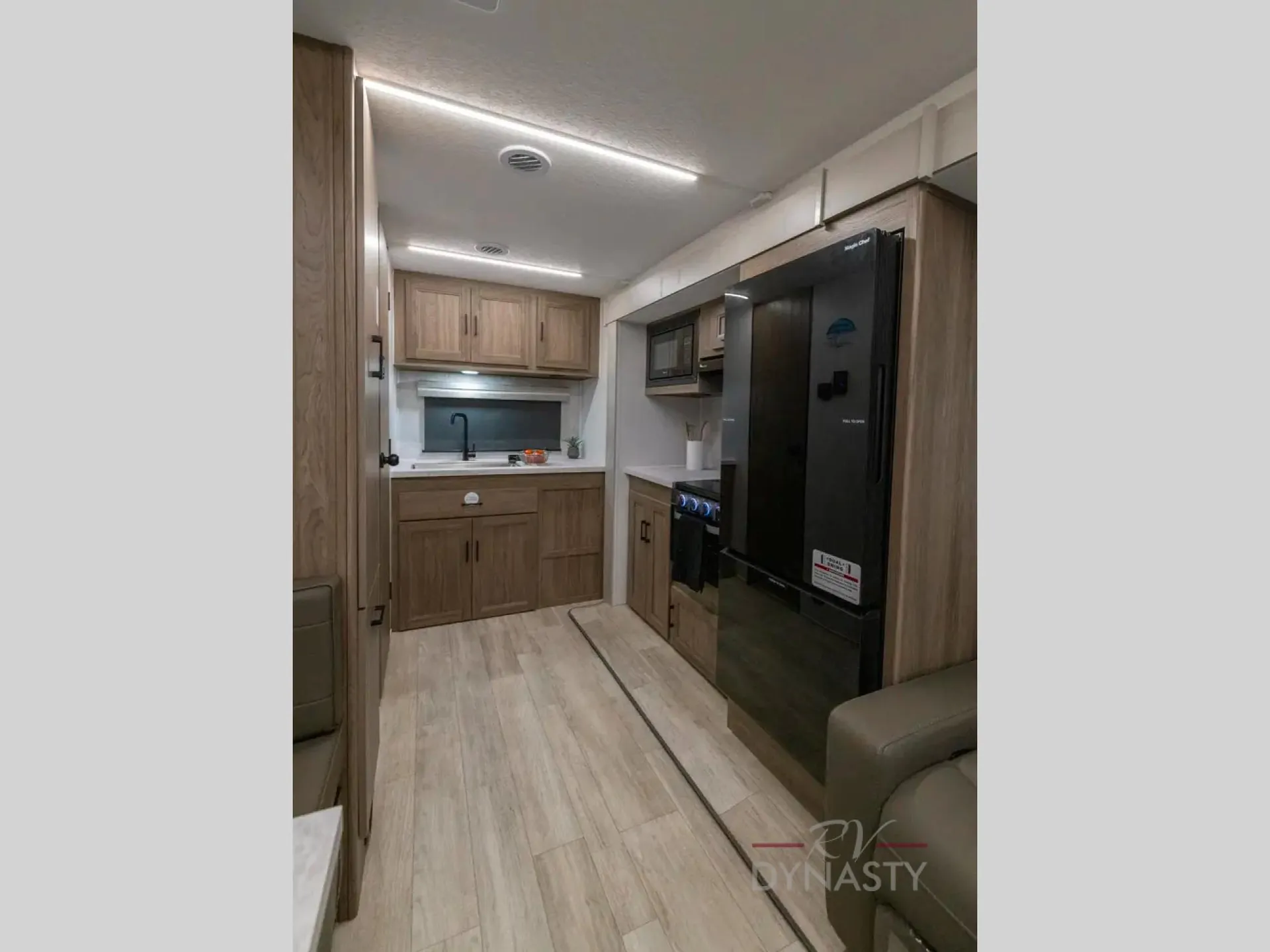 2027 Coachmen Freedom Express 29SE - Photo 4