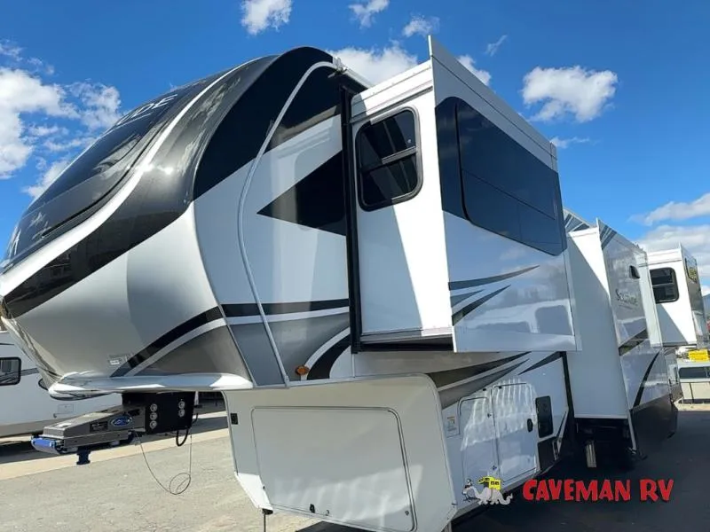 2026 Grand Design Solitude 380FL - Photo 4