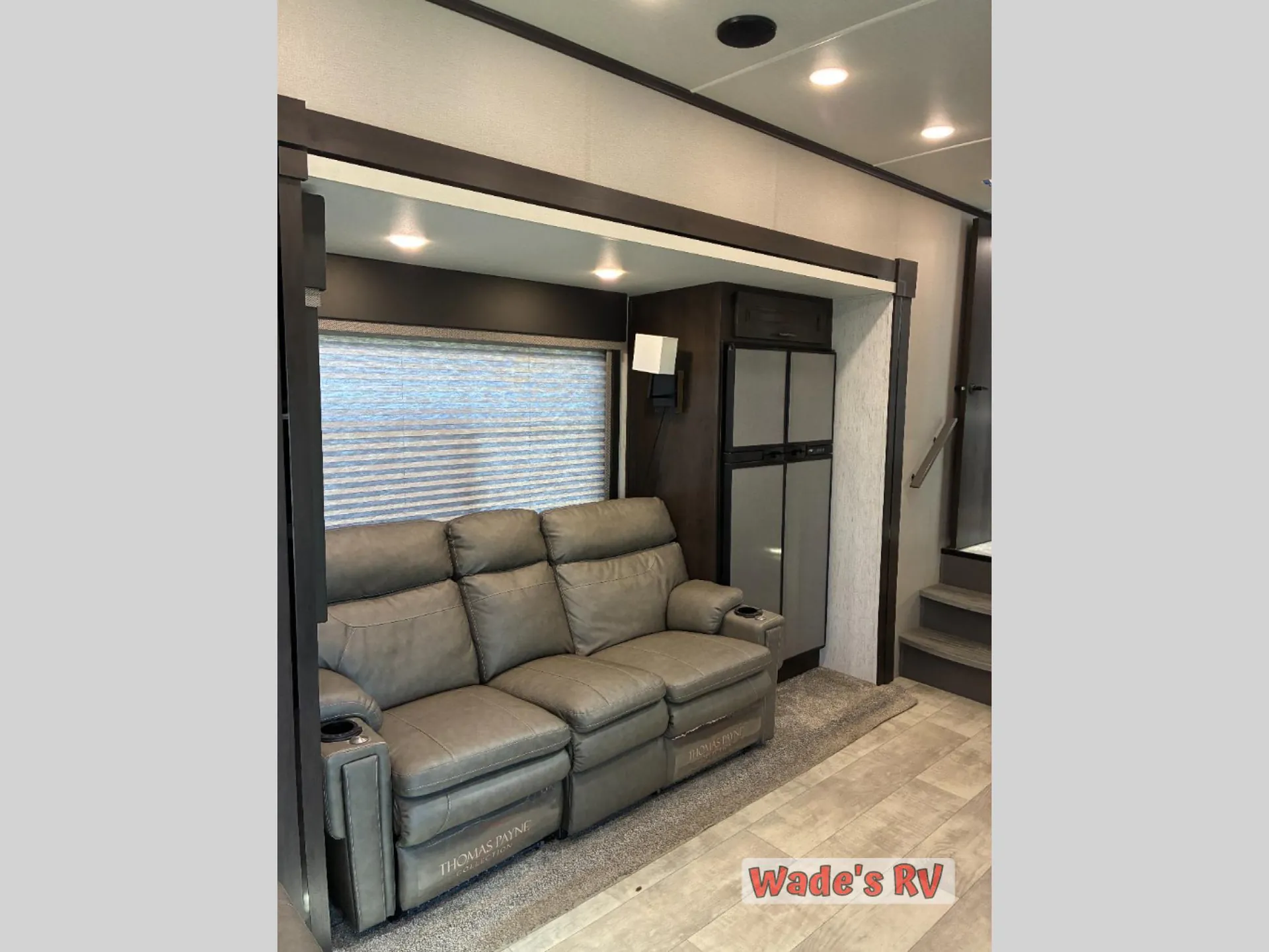 2021 Grand Design Momentum G-Class 353G - Photo 4