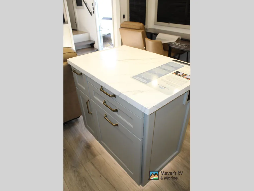 2026 Brinkley Model G 3970, Photos photo 14