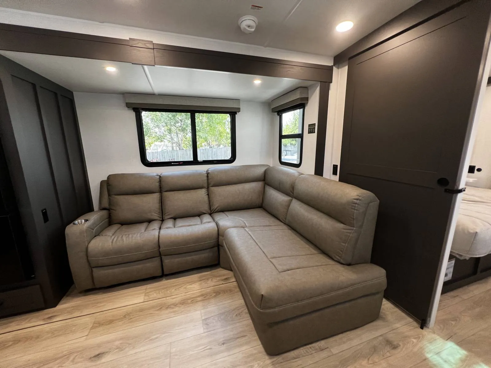 2027 Forest River Rockwood Ultra Lite 2711RK — Photo 7
