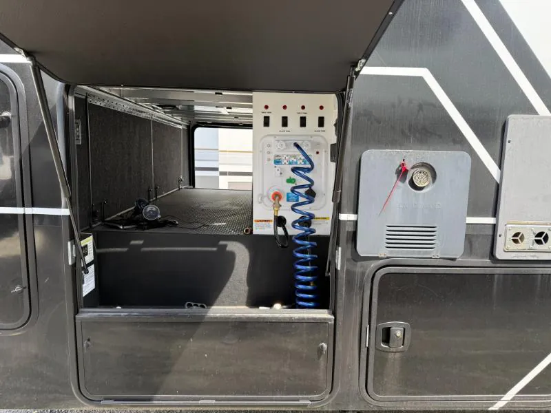 2025 Brinkley Model G 3950, Photos photo 18