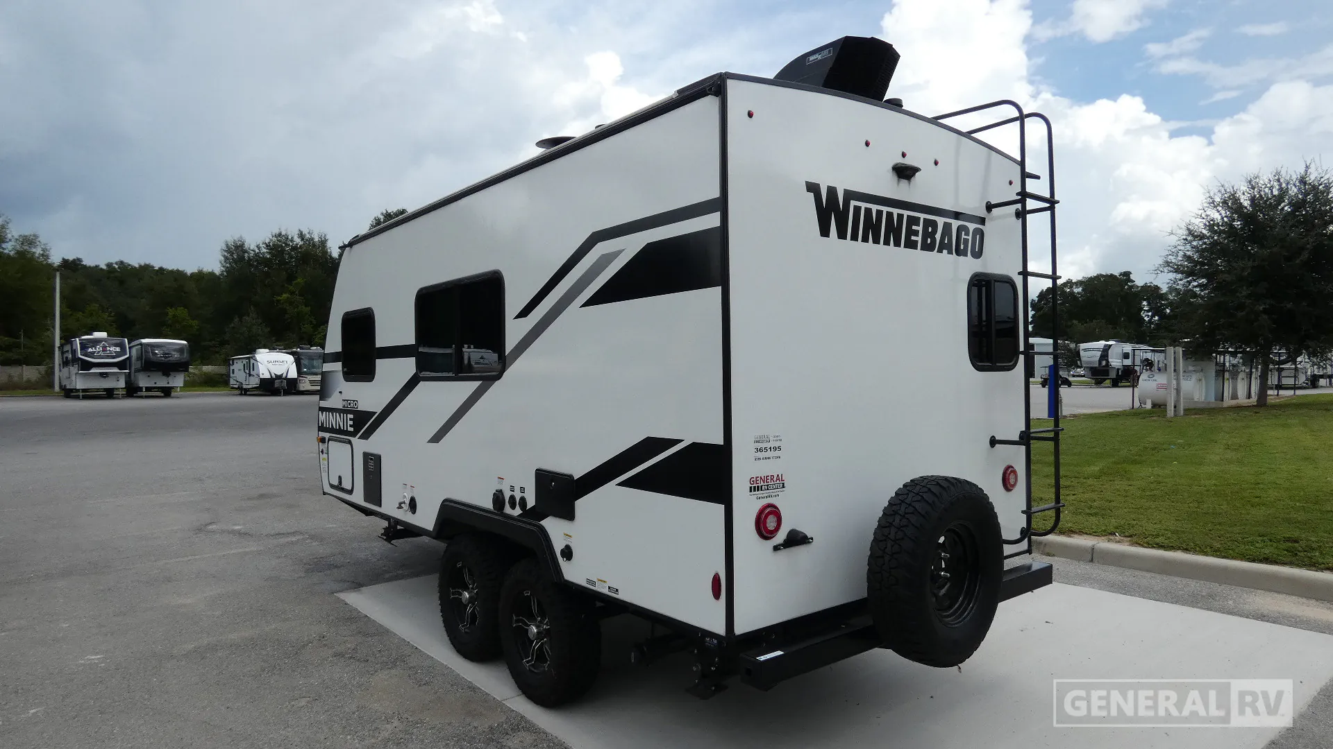 2025 Winnebago Micro Minnie 1720FB - Photo 4