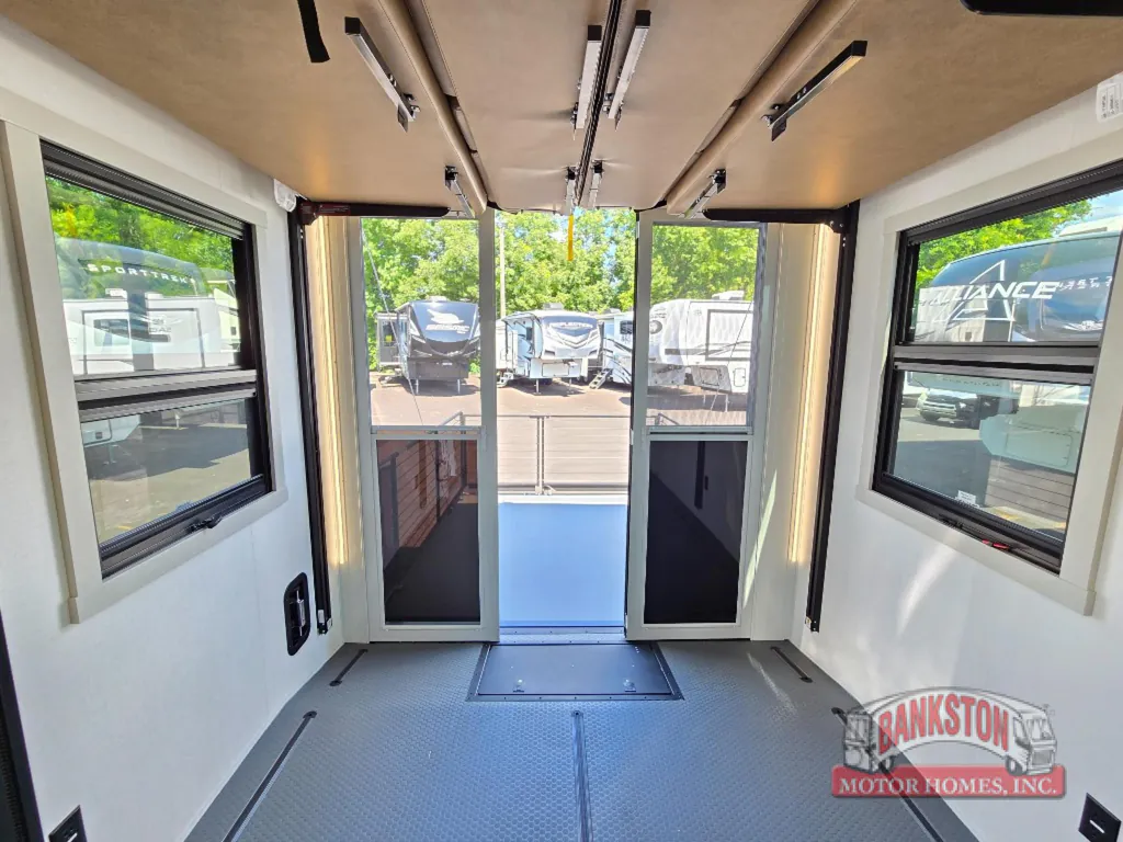 2027 Brinkley Model G 3970, Photos photo 21