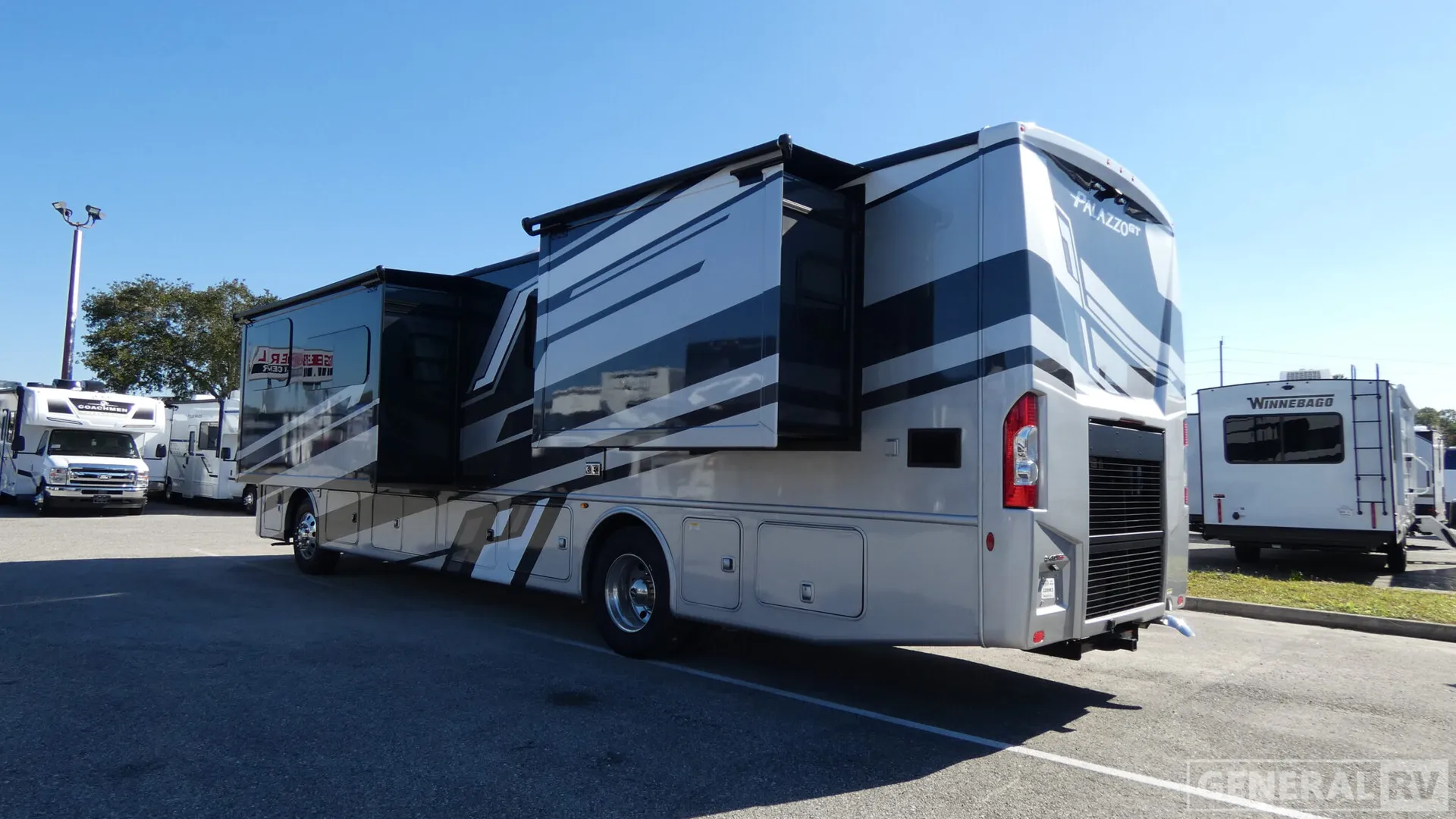 2026 Thor Motor Coach Palazzo GT 37.4 - Photo 4