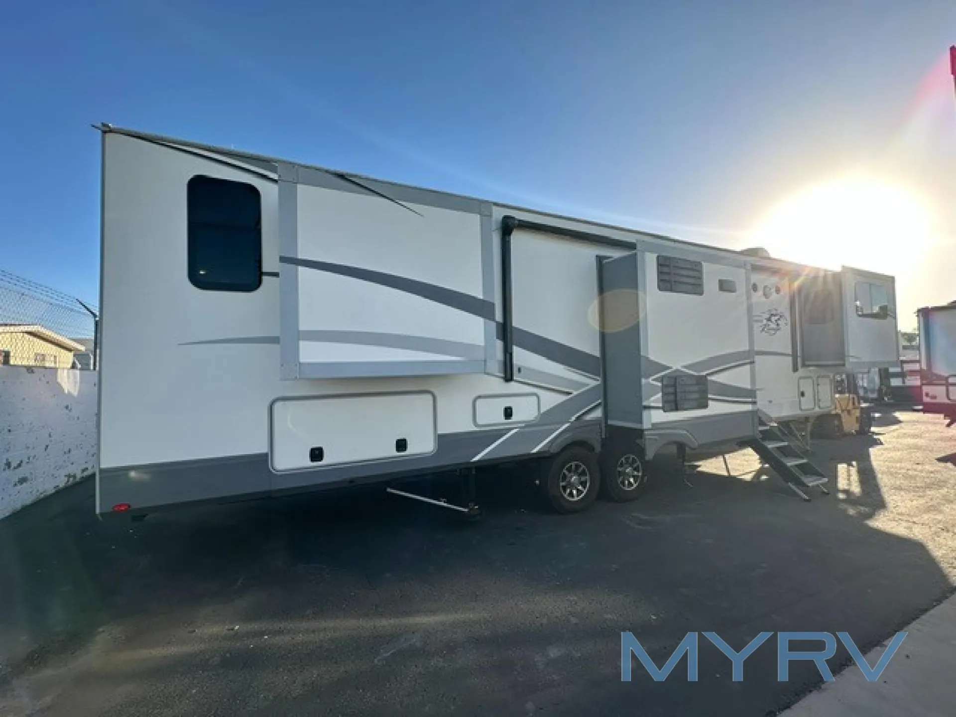 2020 Highland Ridge Open Range 376FBH - Photo 2