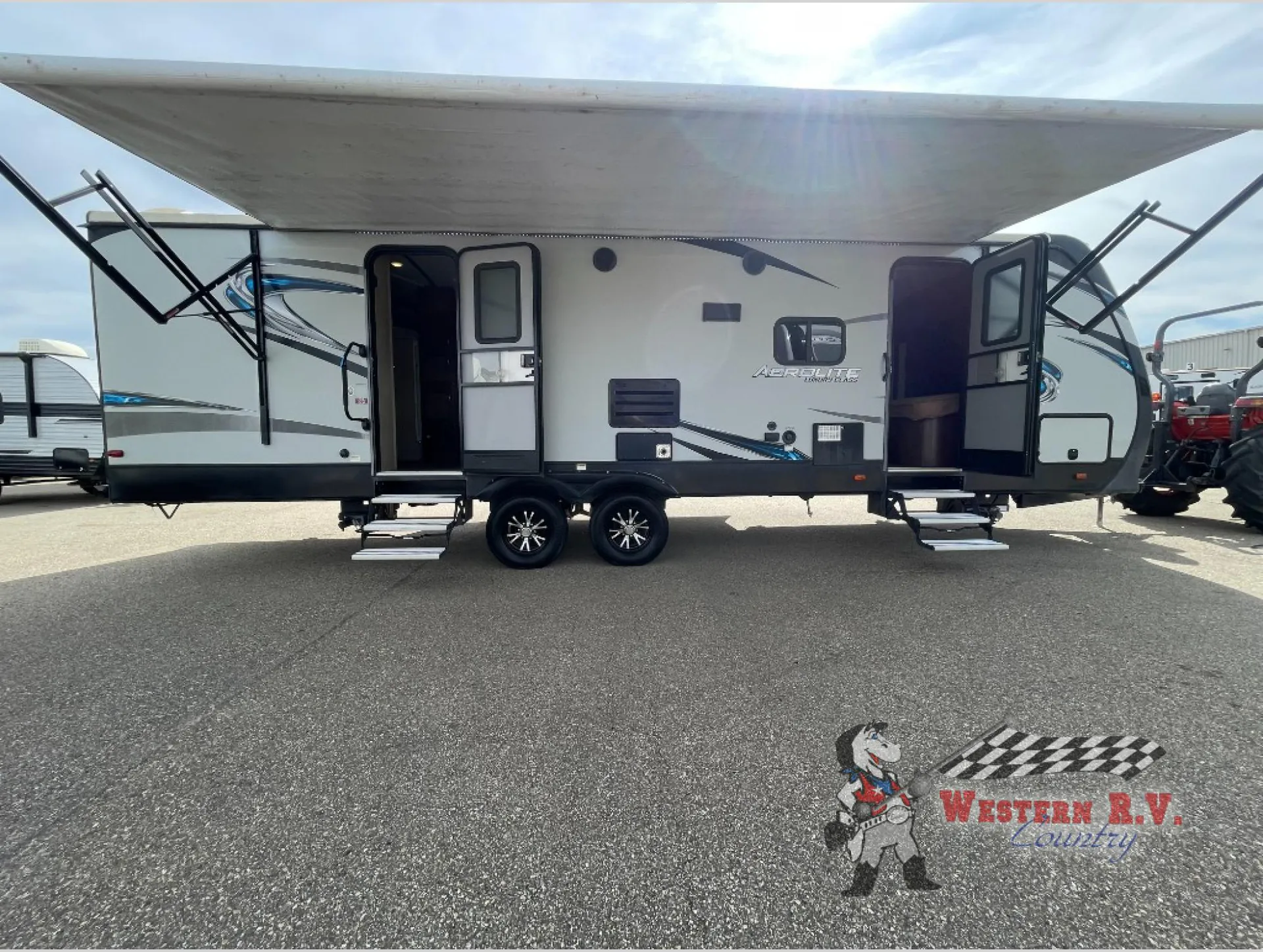 2017 Dutchmen Aerolite Luxury 284BHSL - Photo 3