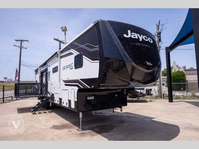 2026 Jayco Seismic 413 - Photo 2