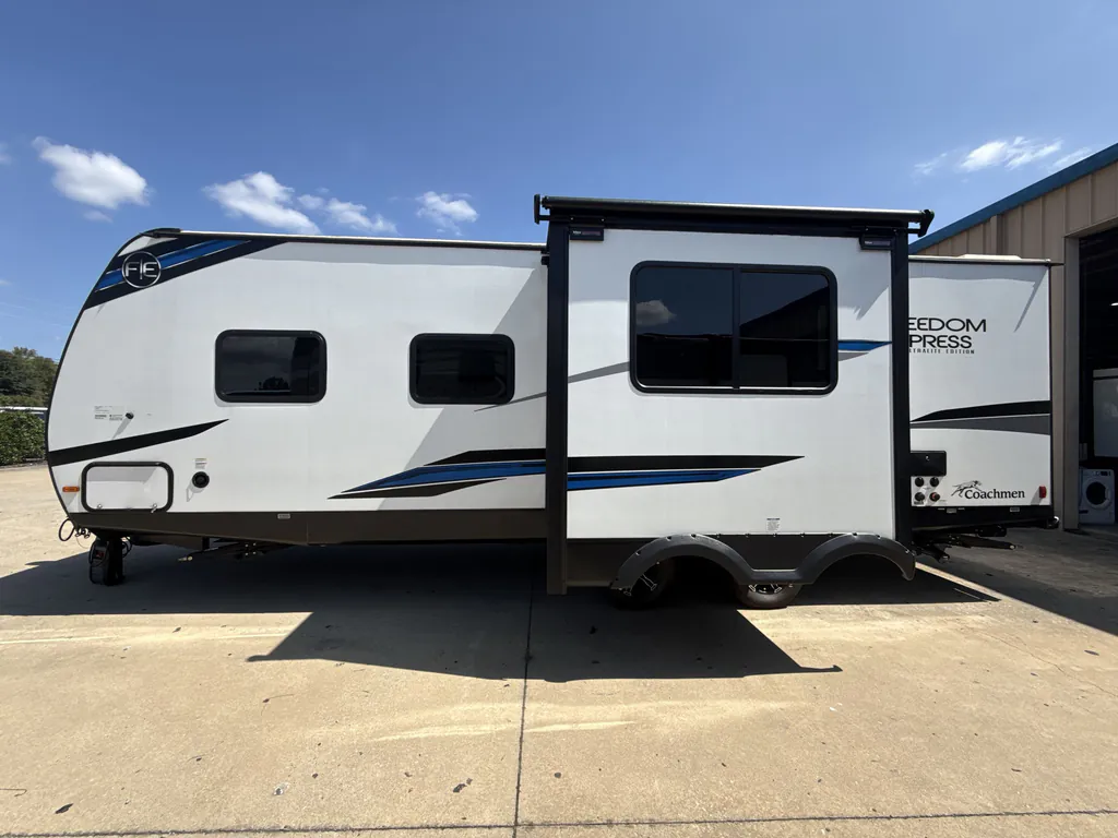 2025 Coachmen Freedom Express Ultra Lite 258BHS, Photos photo 29