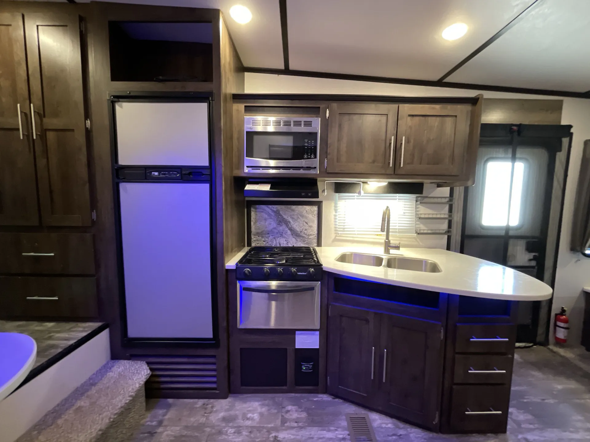 2018 CrossRoads Volante 240RL — living area main