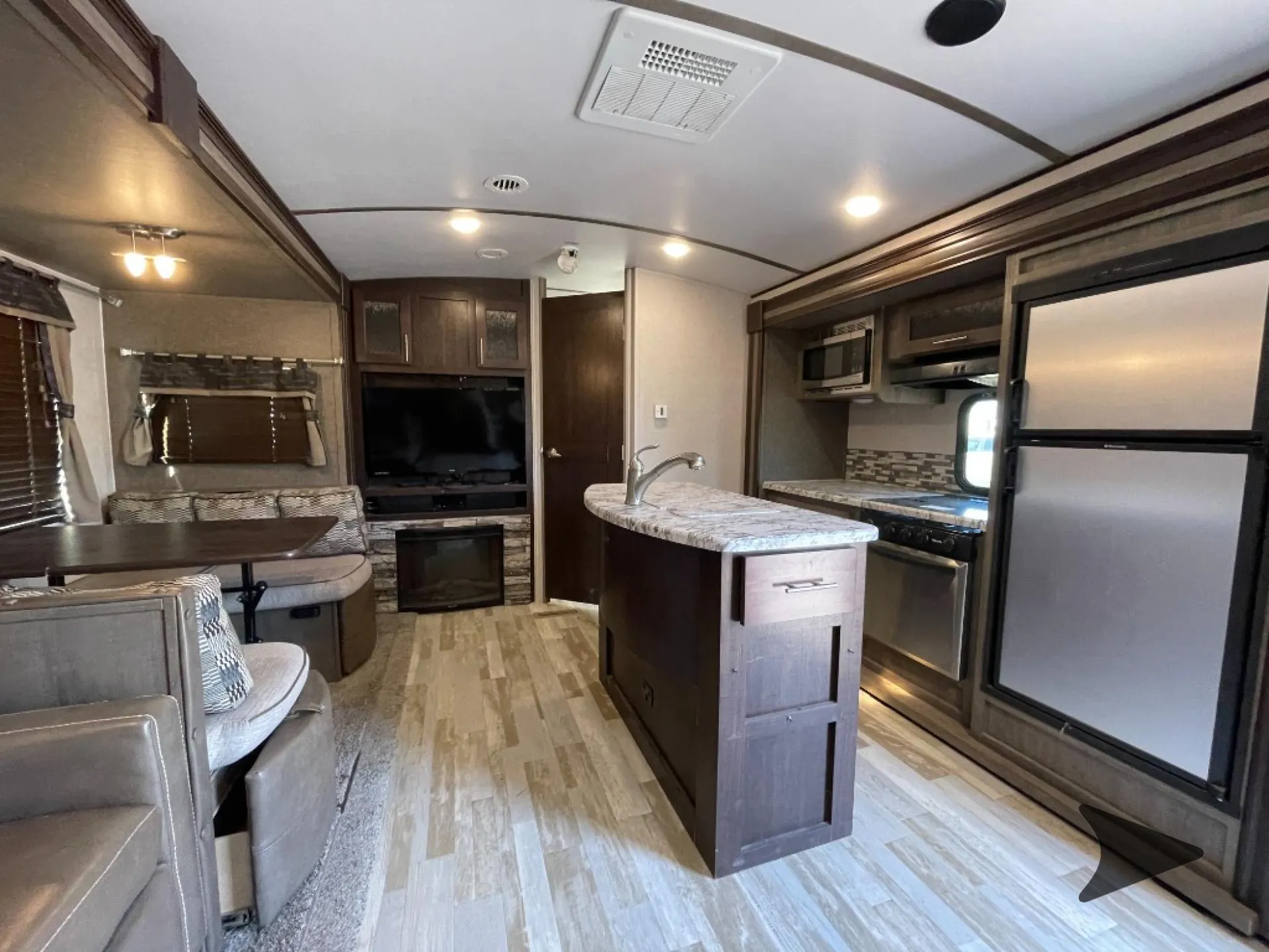2017 Forest River Surveyor 265RLDS — Photo 6