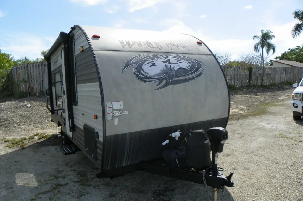 2017 Forest River Cherokee Wolf Pup 16FQ - Photo 2