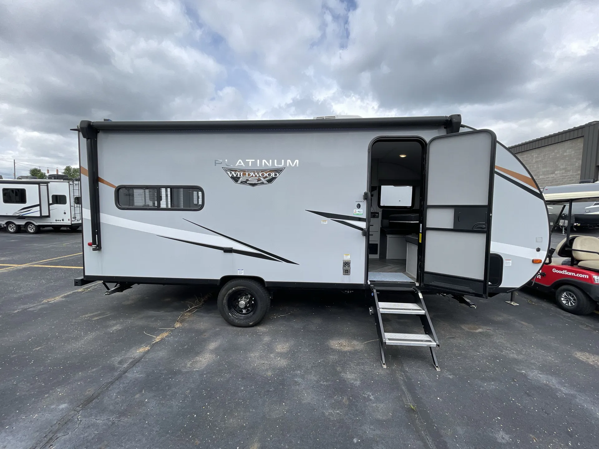 2022 Forest River Wildwood FSX 169RSK — campside
