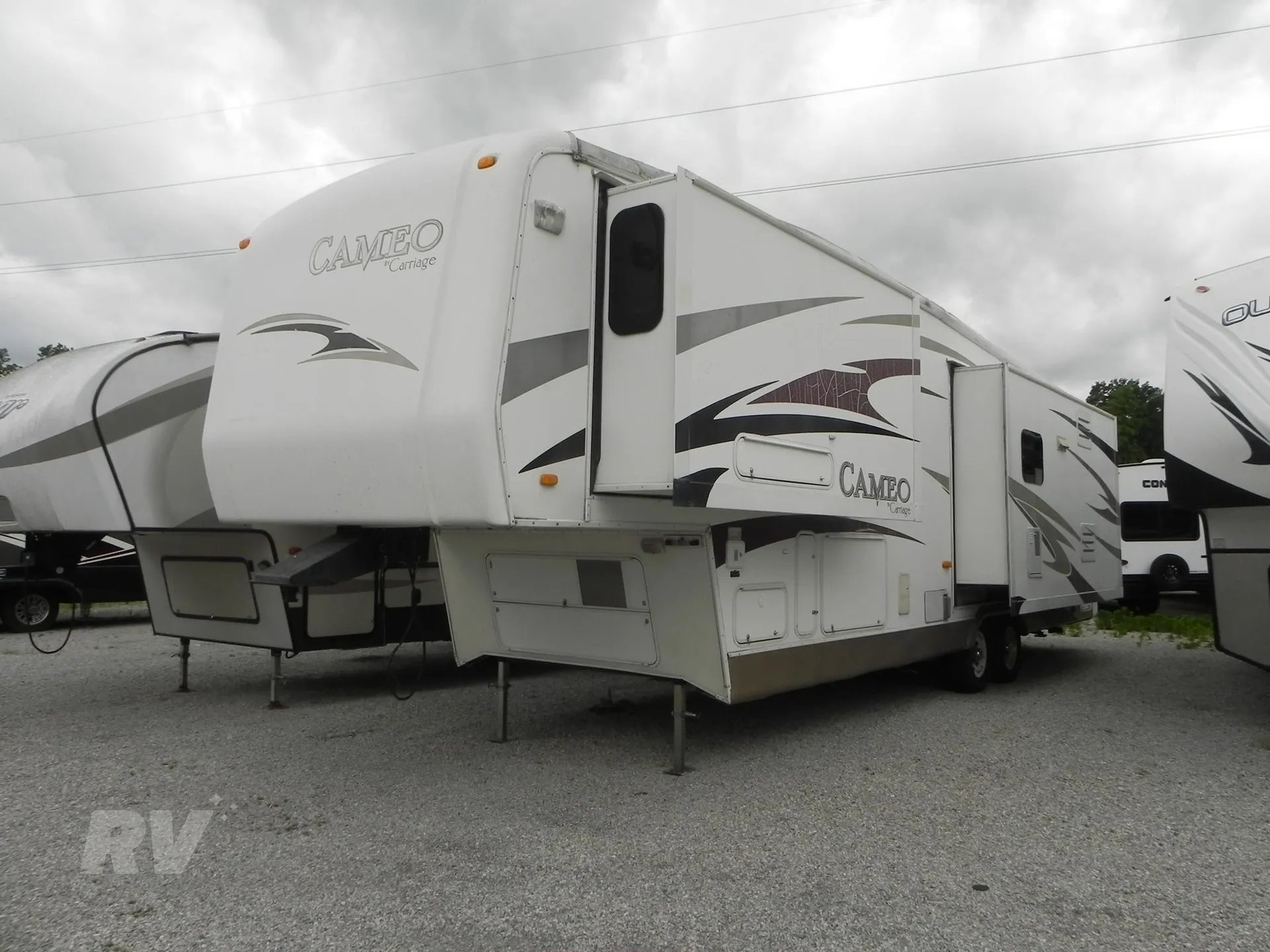 2009 Carriage Cameo 35SB3 - Photo 2