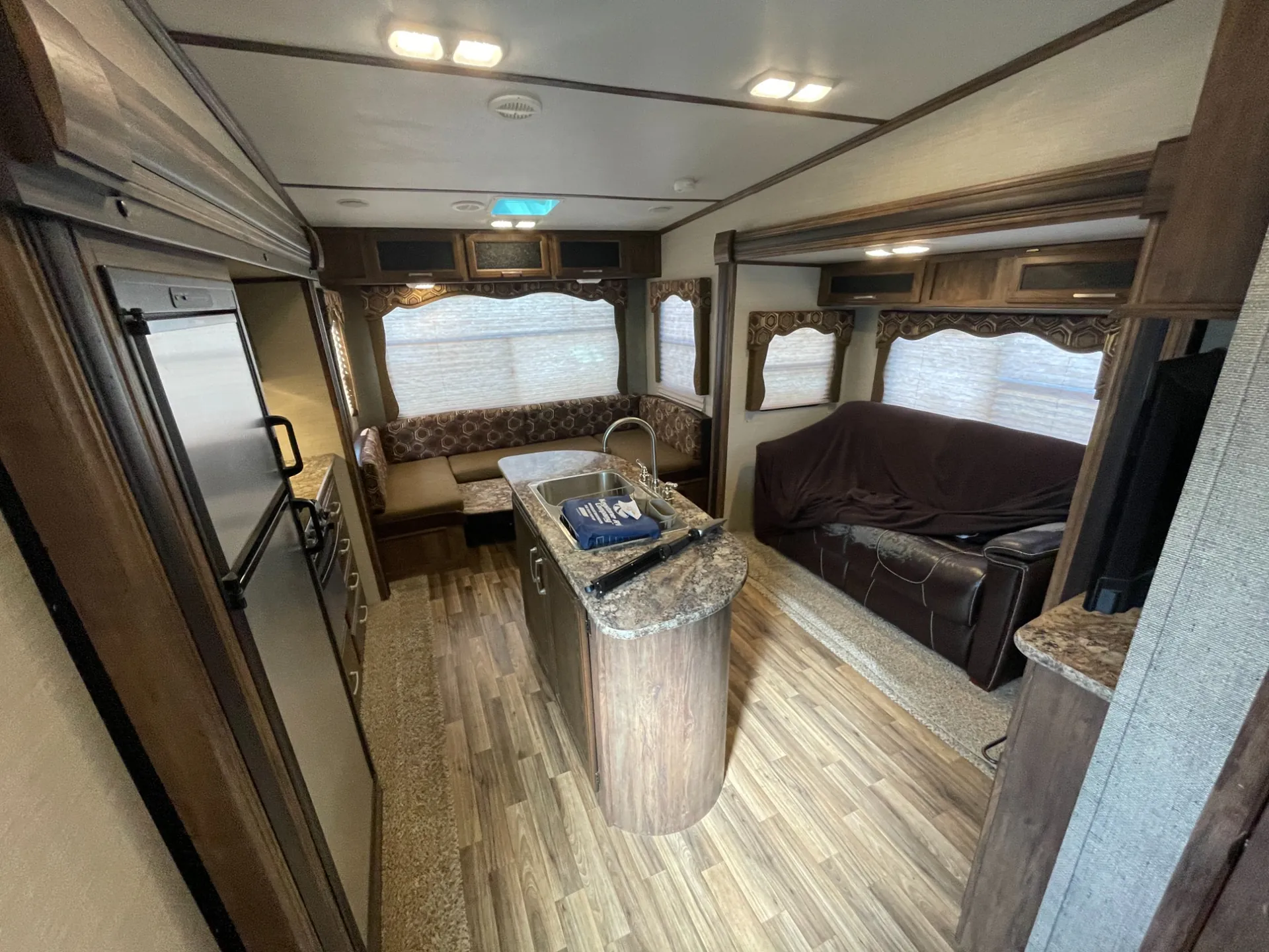 2016 Keystone Cougar XLite 27RDS - Photo 3