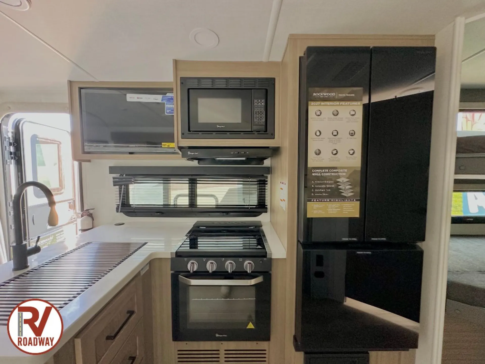 2027 Forest River Rockwood Mini Lite 2509S — Photo 6