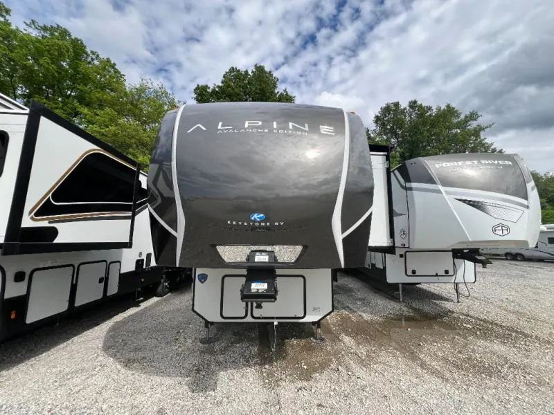 2025 Keystone Alpine Avalanche Edition 379MB - Photo 4