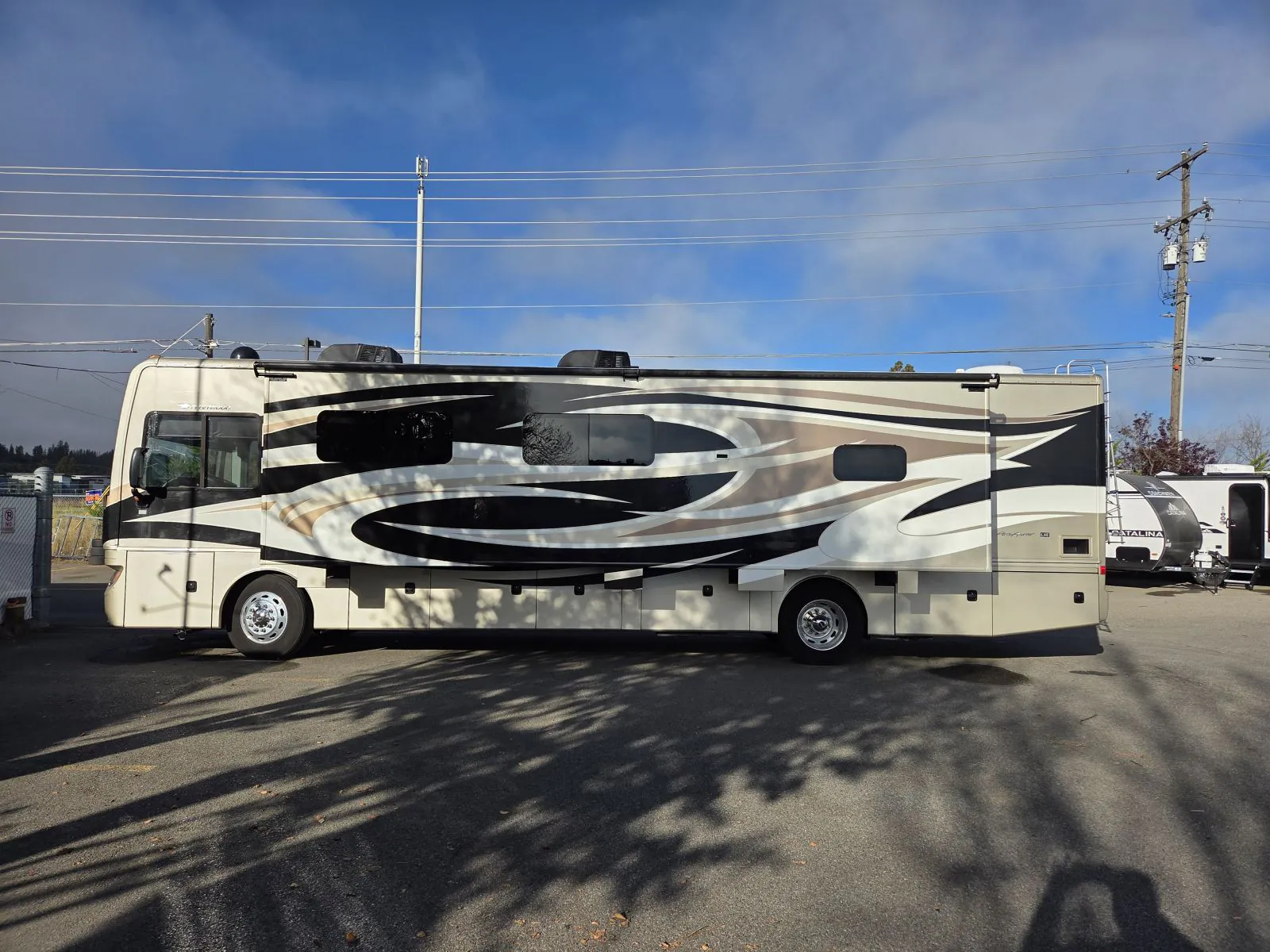2016 Fleetwood Pace Arrow LXE 38K - Photo 2