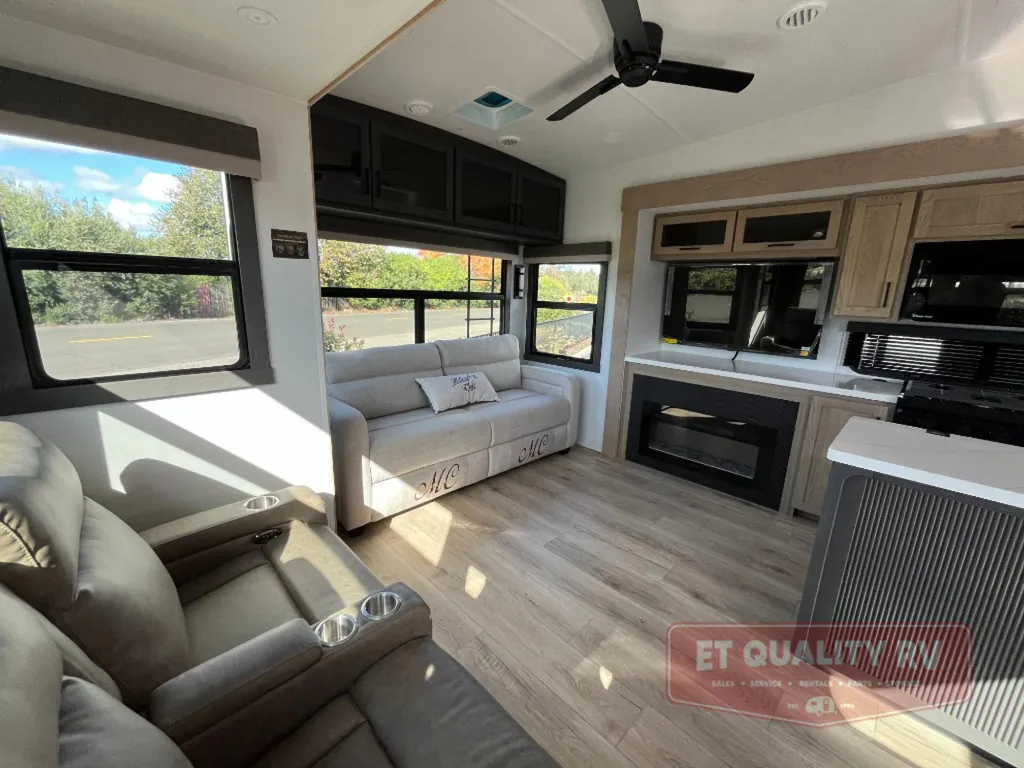 2026 Forest River Rockwood Signature R361RLS, Photos photo 18