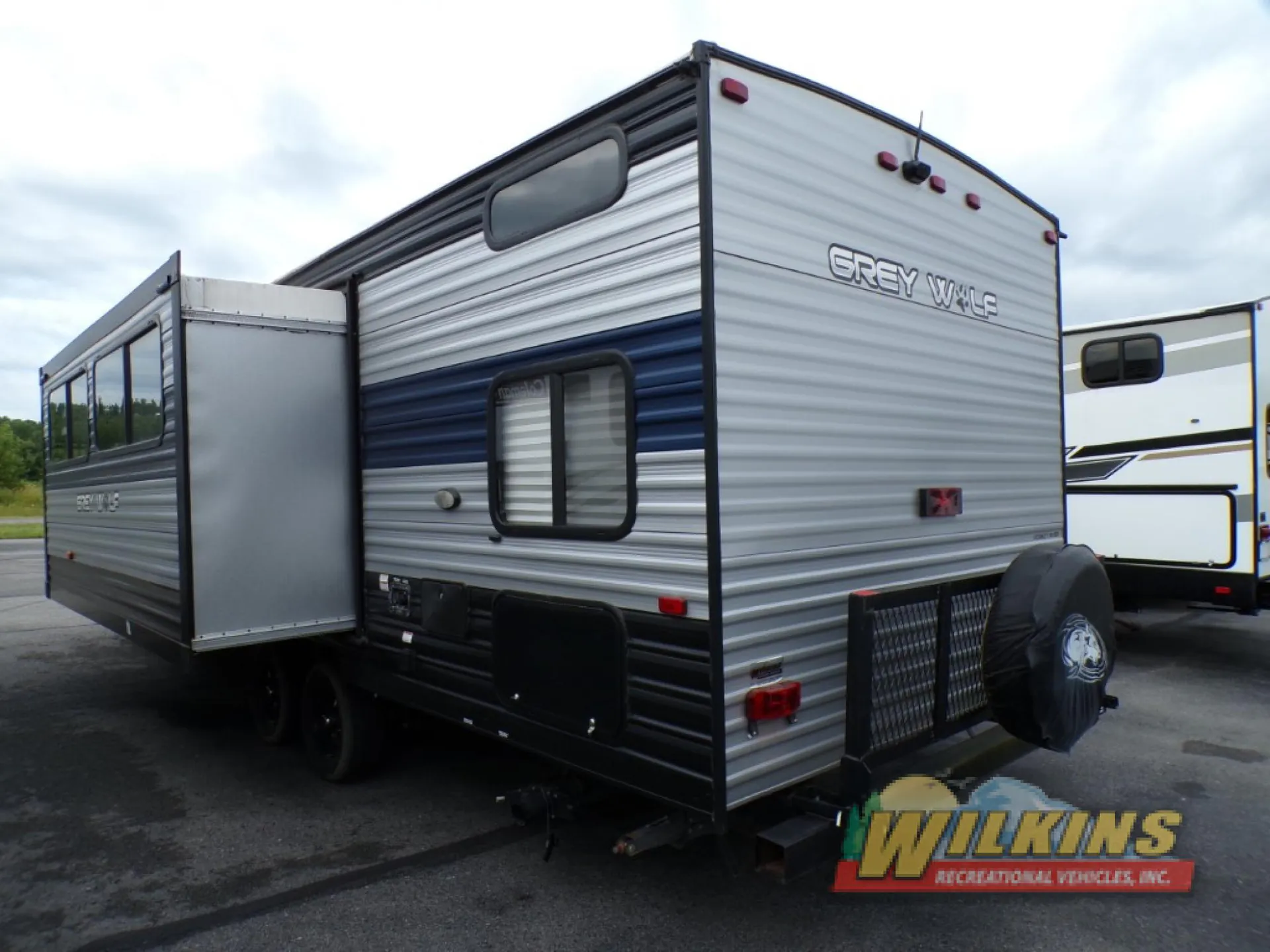 2022 Forest River Cherokee Grey Wolf 26DBH — Photo 5