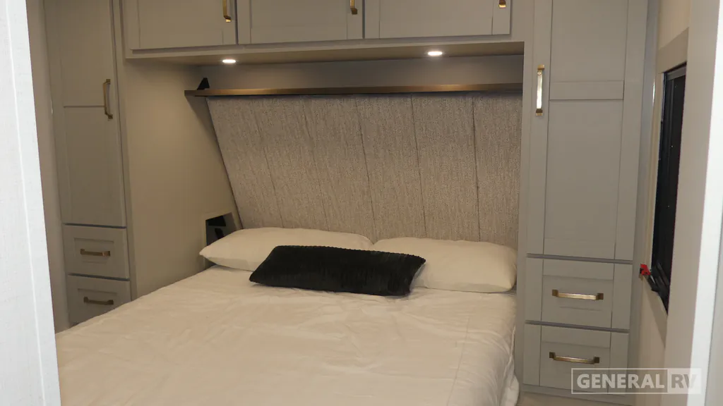 2025 Brinkley Model Z AIR 285, Photos photo 8