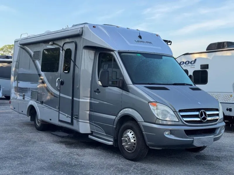 2014 Leisure Travel Vans Unity 24MB - Main photo