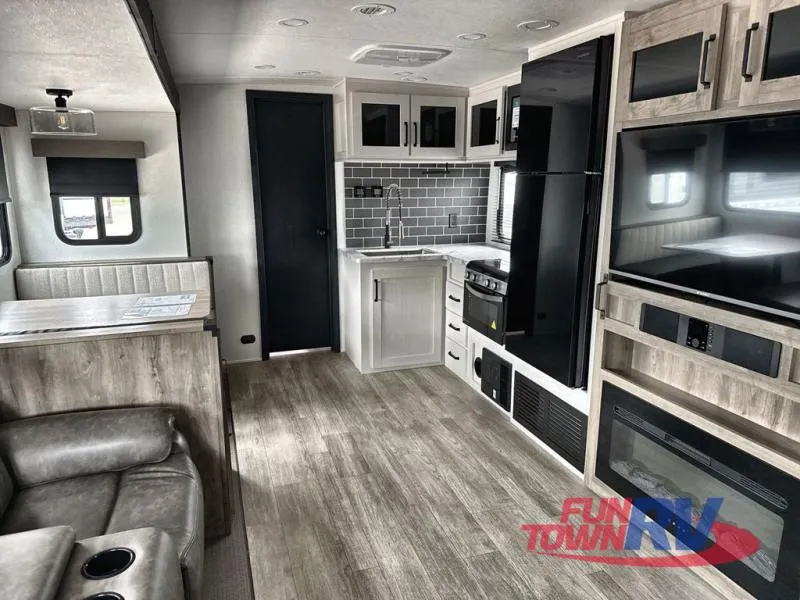 2026 Forest River Solaire 3150TBSS - Photo 3