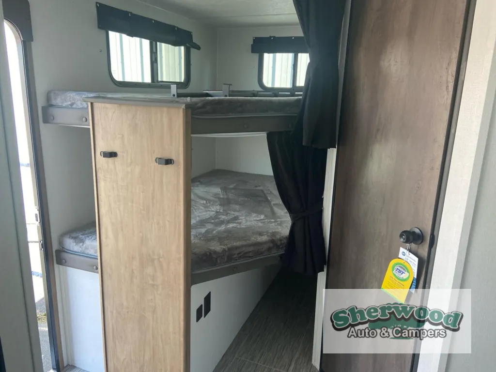 2024 Coachmen Freedom Express Ultra Lite 258BHS, Photos photo 8