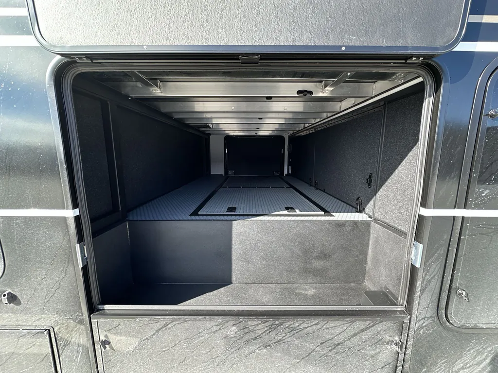 2026 Brinkley Model G 4150, Photos photo 7