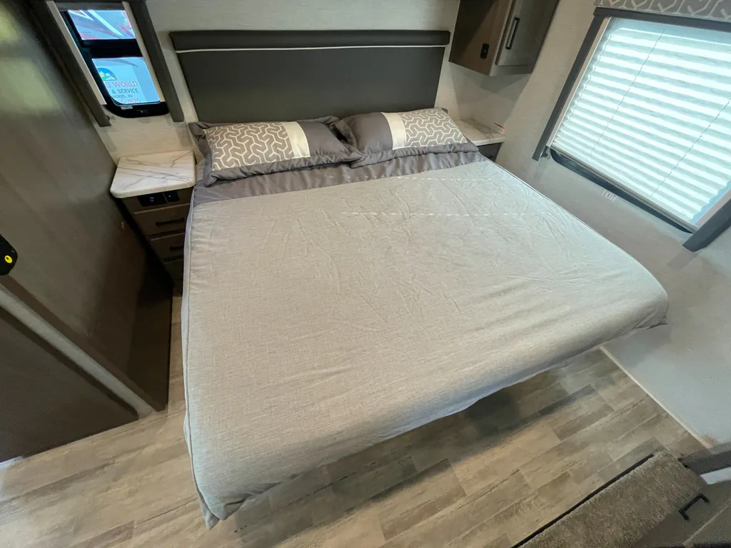 2024 Thor Motor Coach Freedom Traveler A32, Photos photo 3