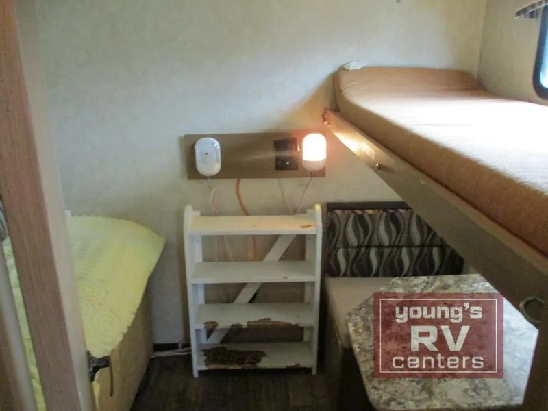 2014 Cruiser RV Shadow Cruiser 280QBS - Photo 3