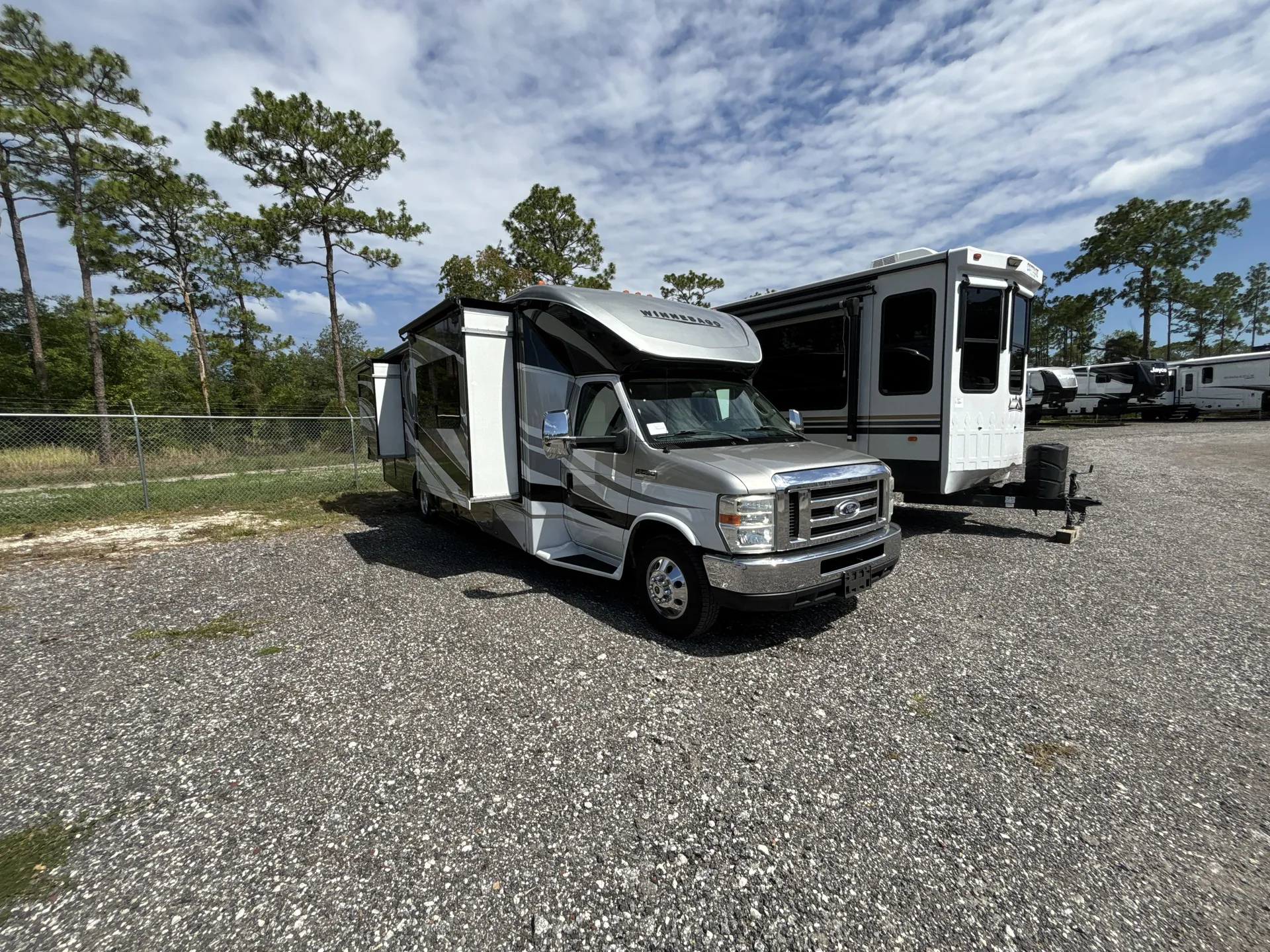 2016 Winnebago Cambria 30J - Main photo