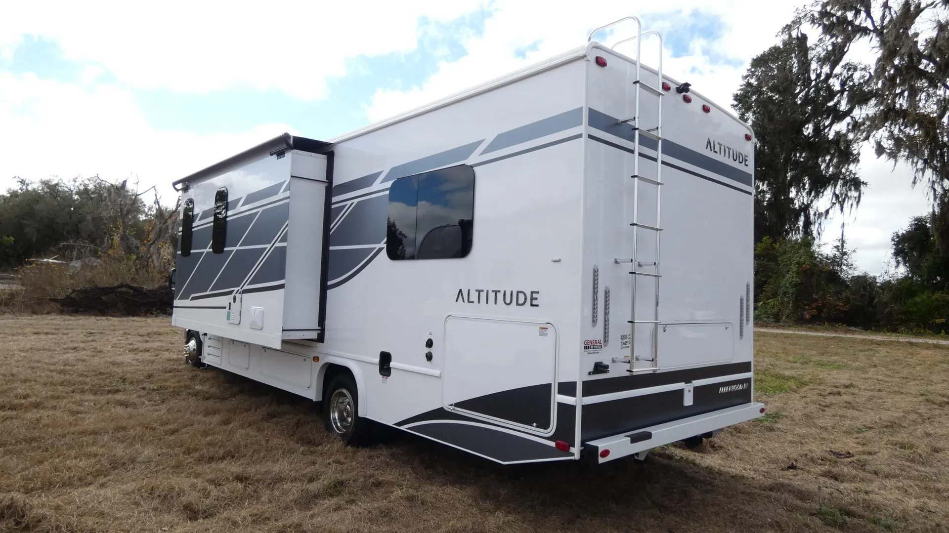 2026 Fleetwood Altitude 29F - Photo 4