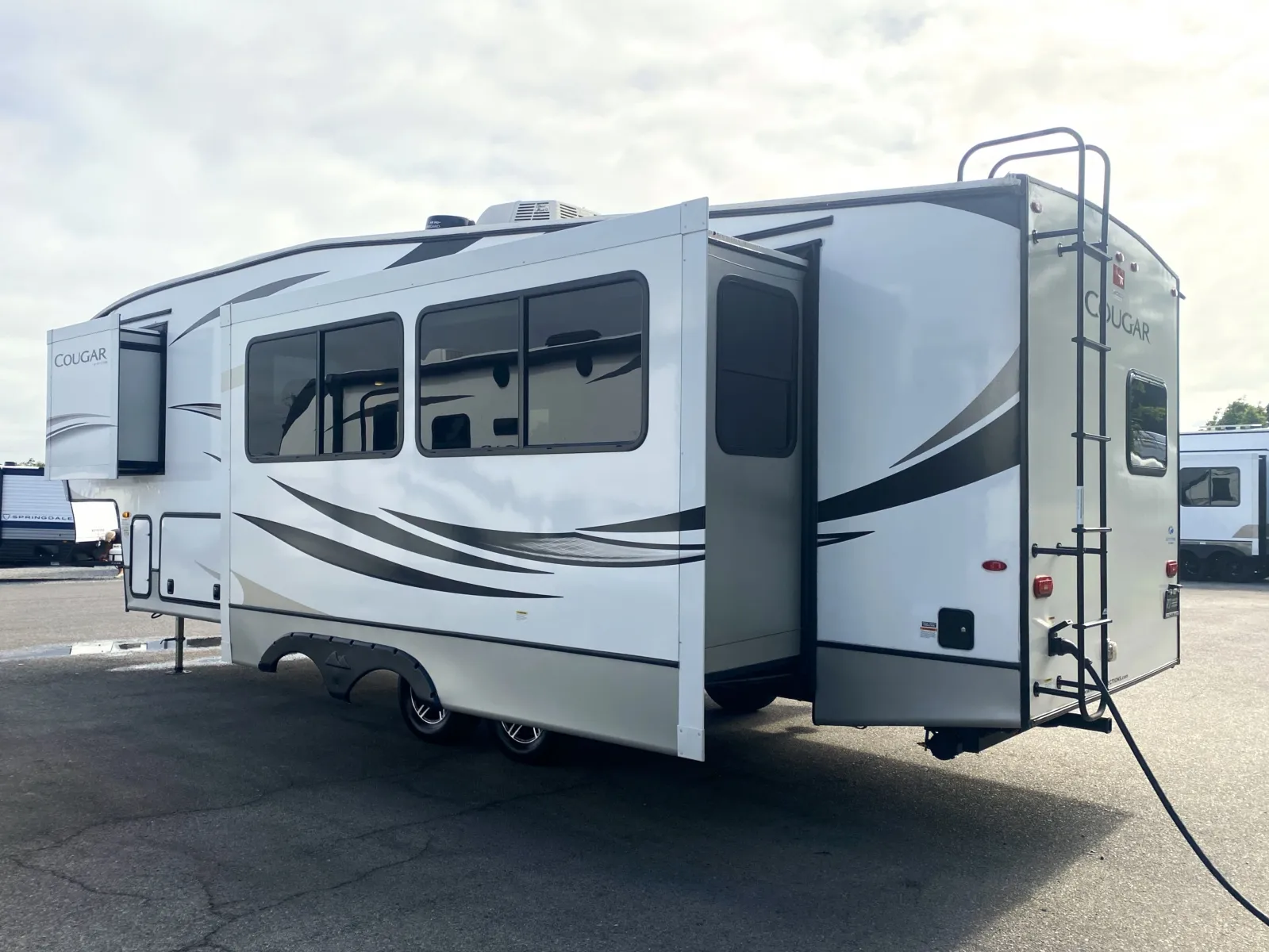 2022 Keystone Cougar Half-Ton 29RKS - Photo 3