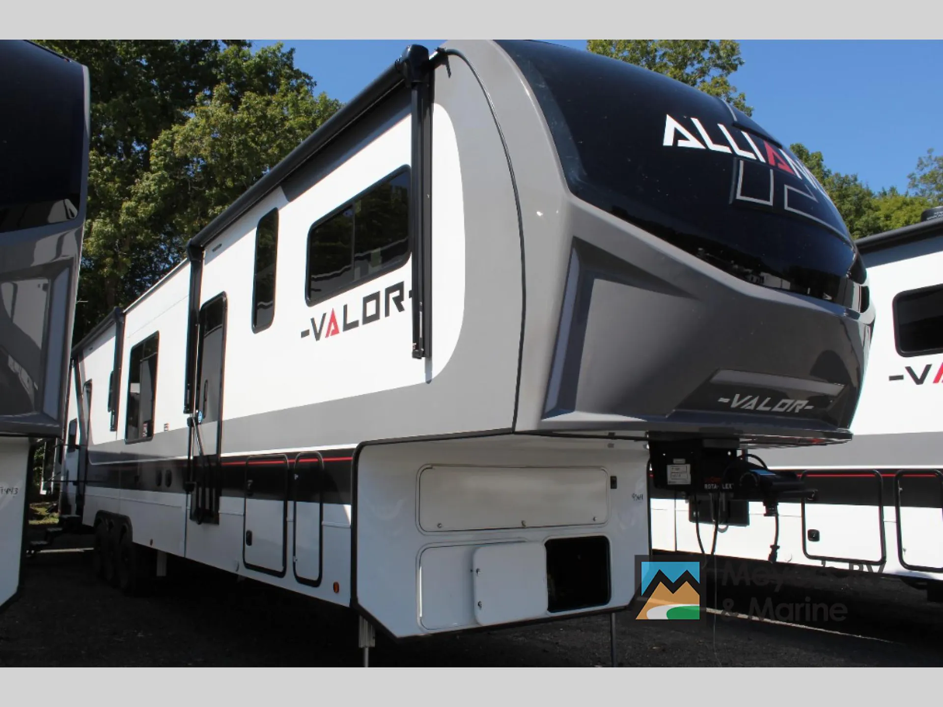 2025 Alliance RV Valor 44V14 - Photo 2