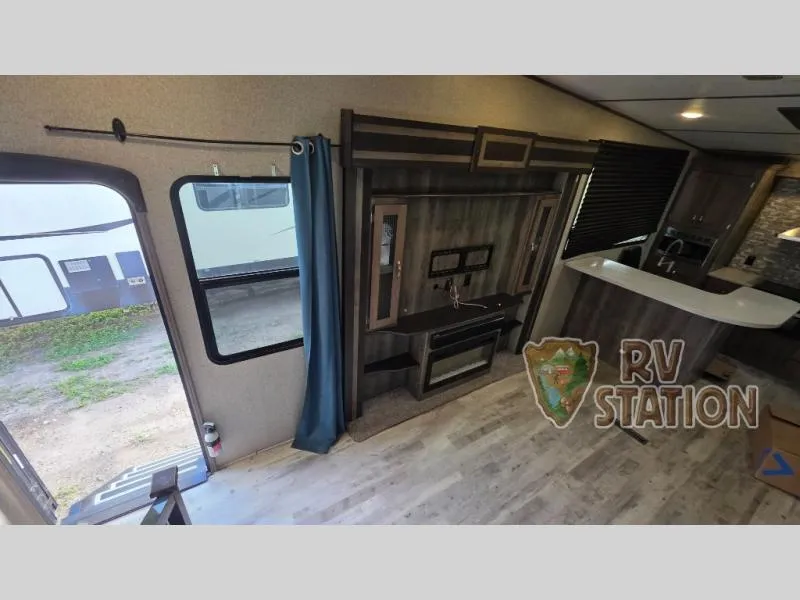 2020 Keystone RV Sprinter 3551FWMLS - Photo 3
