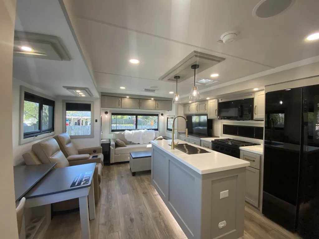 2026 Brinkley Model Z 297, Photos photo 6