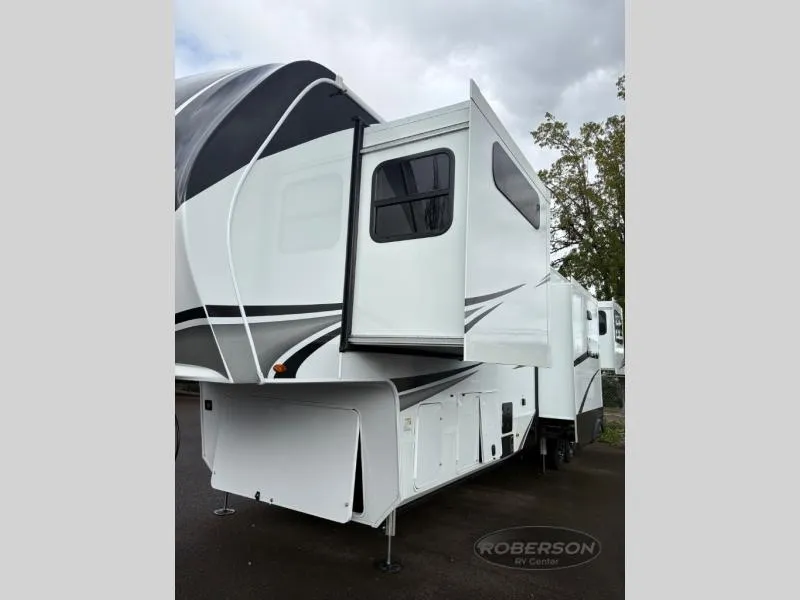 2026 Grand Design Solitude 376RD - Photo 4