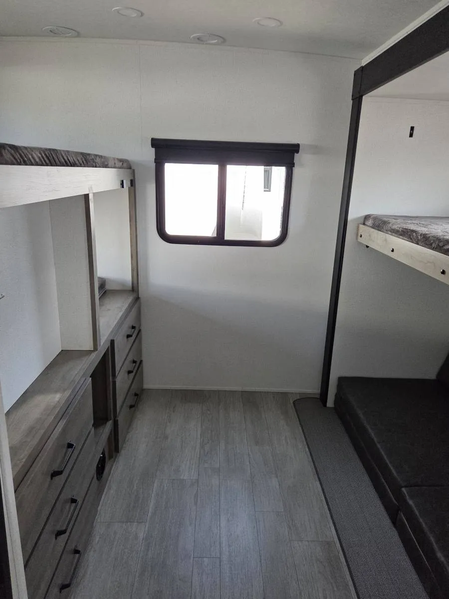 2026 Forest River Solaire 3200TSBH, Photos photo 16