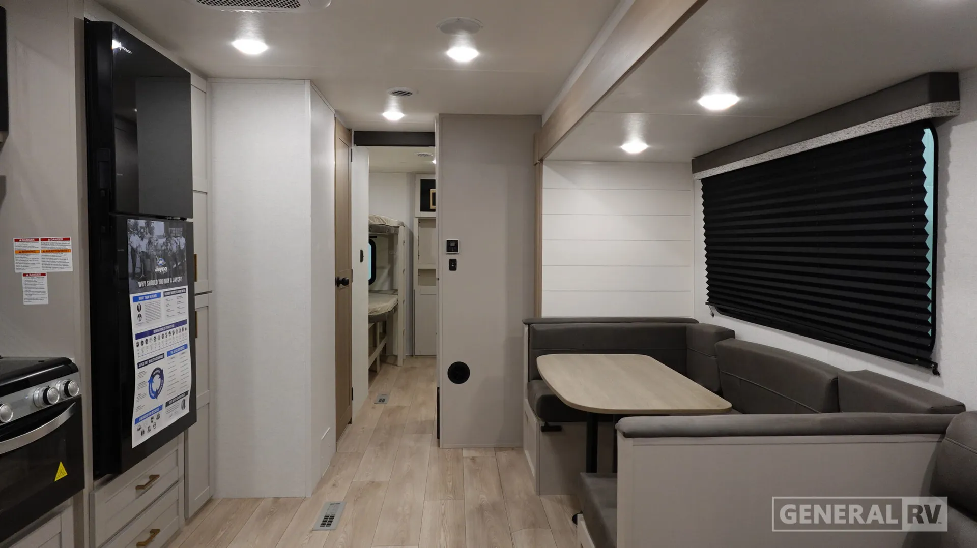2027 Jayco Jay Flight SLX 321BDS - Photo 3