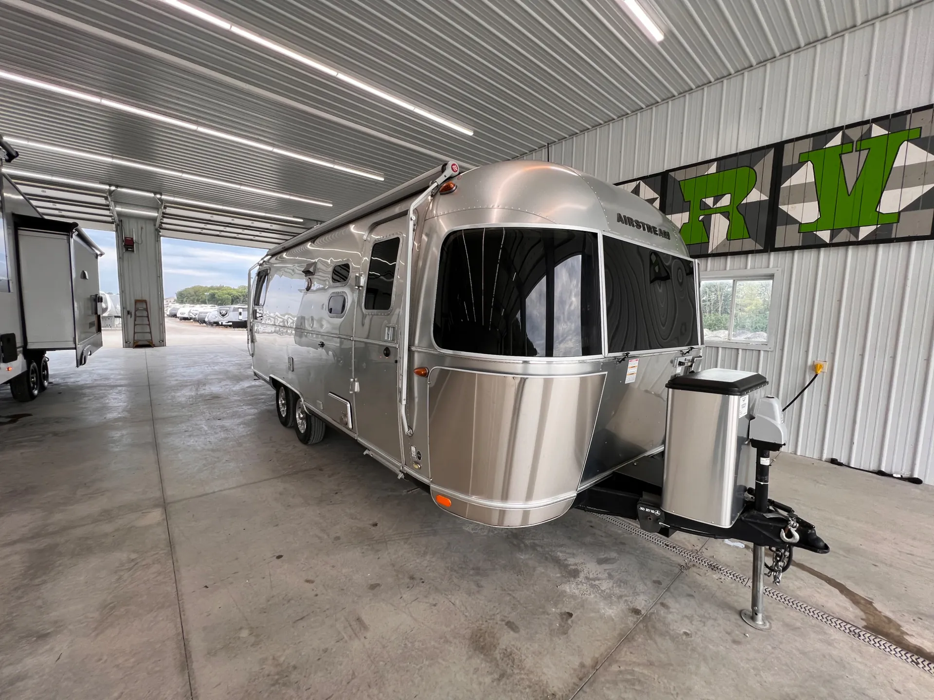 2019 Airstream Flying Cloud 25RB - Photo 2