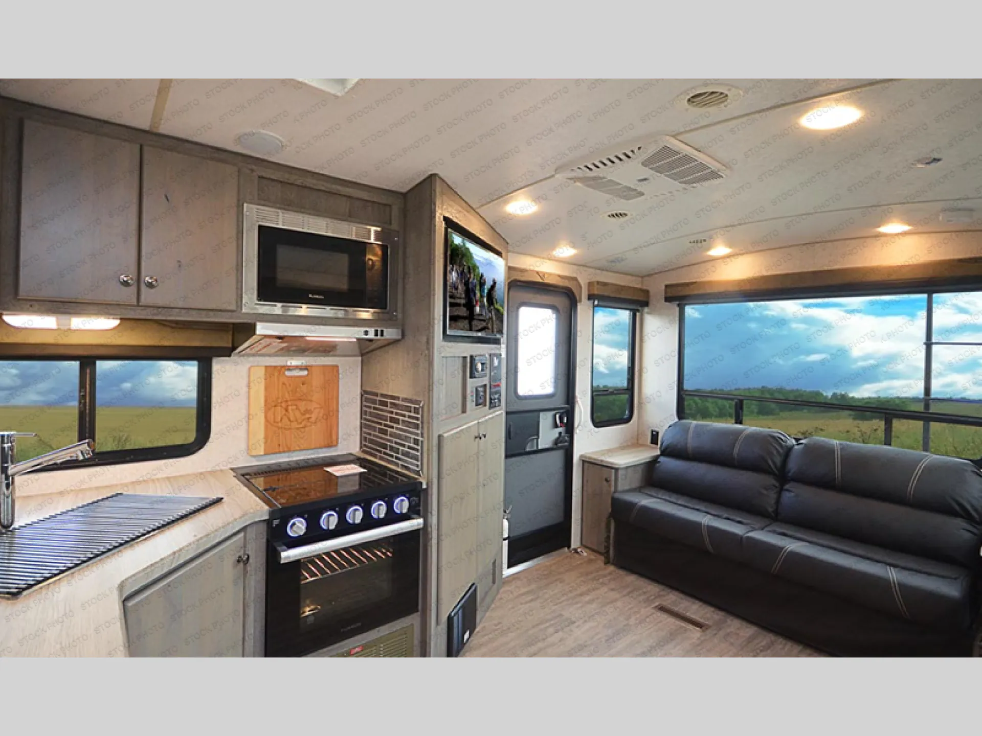 2024 Northwood Nash 25DS - Photo 3