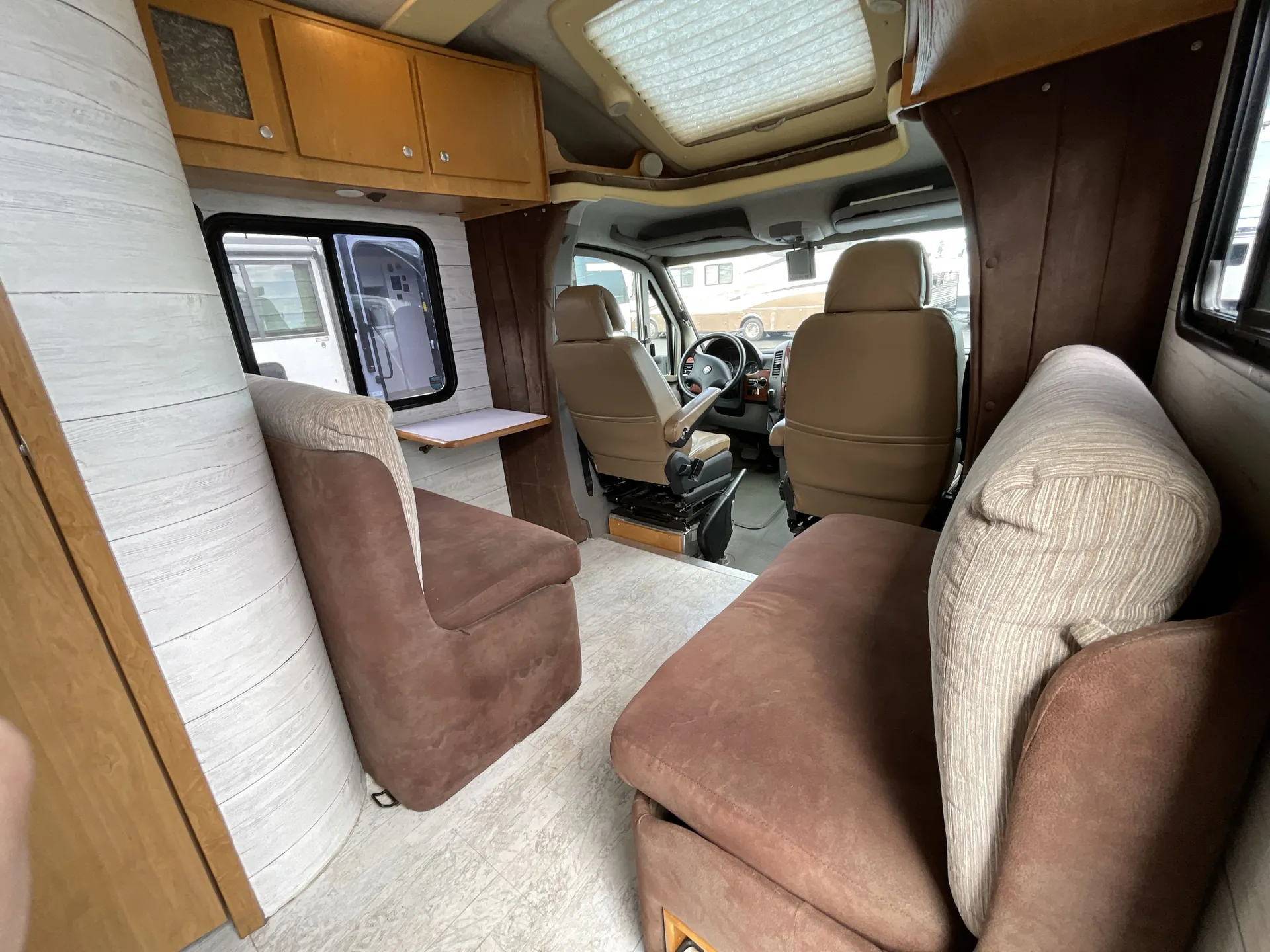 2010 Winnebago View 24D — living area main