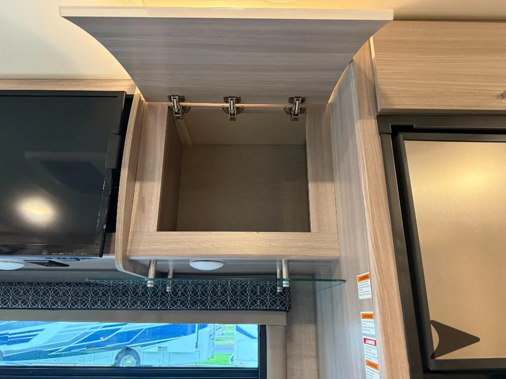 2022 Thor Motor Coach Tiburon 24FB, Photos photo 27